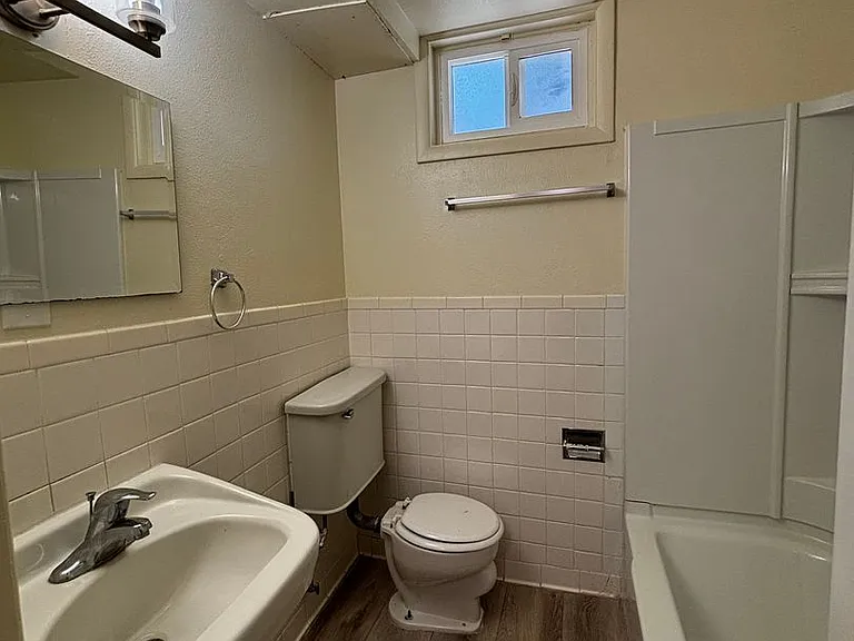 533 Wayne Ave — Photo 11