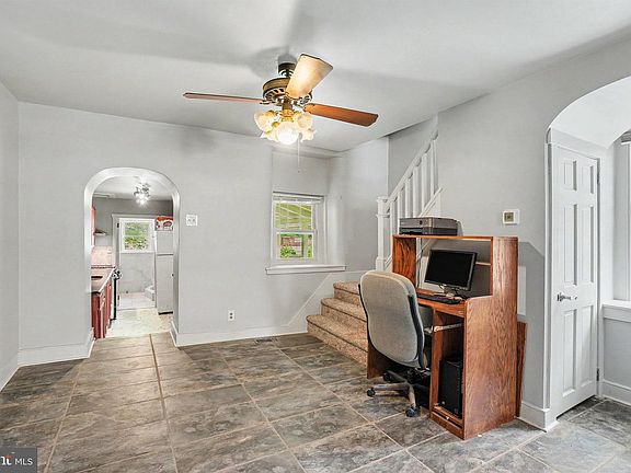 4th image of 133 S Mill St