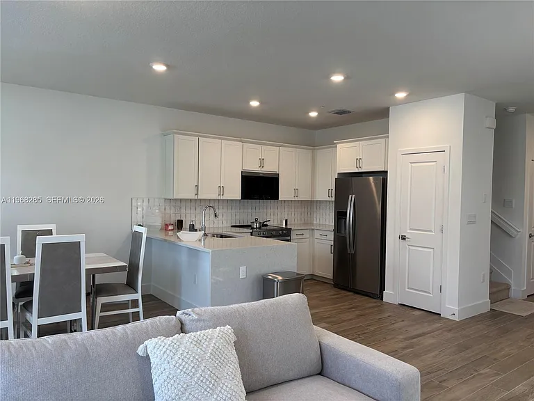 146 SW 170th Ave #146 — Photo 9