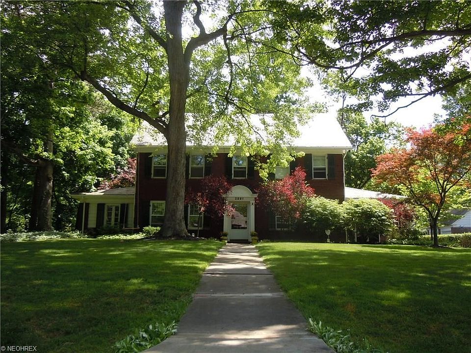 Welcome to the neighborhood and the beautiful park like setting of Weybridge Rd. 2891 Weybridge Rd. is located in in the middle of the block between S. Woodland & Shaker Blvd. We are located just minutes from the Tri-Schools, Shaker Square (restaurants, m