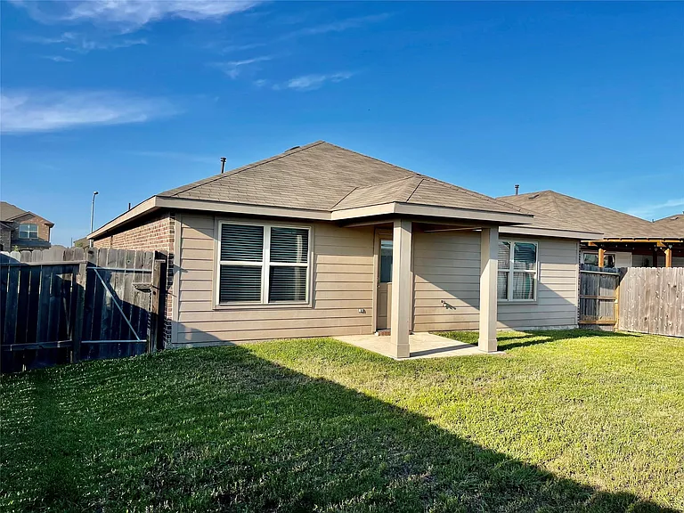 29615 Breakwater Dr — Photo 5