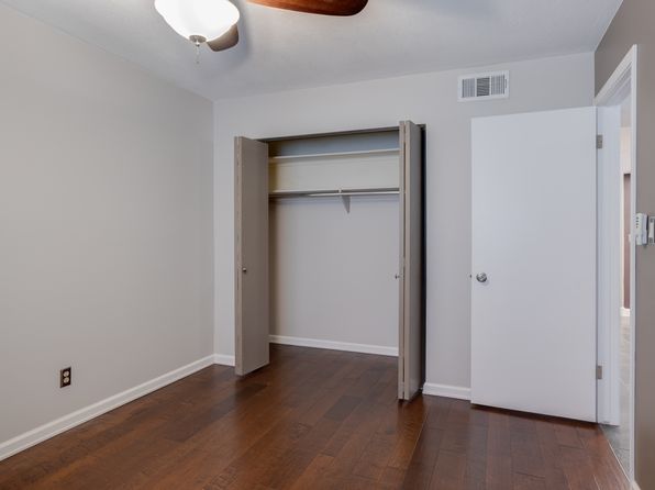 2538 E Huntington Dr