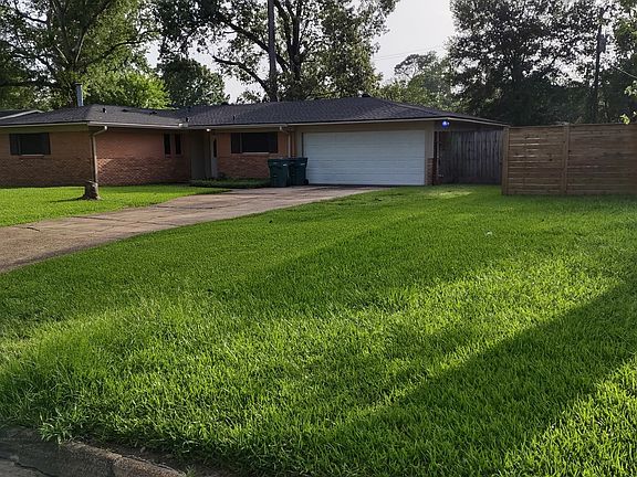 2nd image of 2075 Longfellow Dr