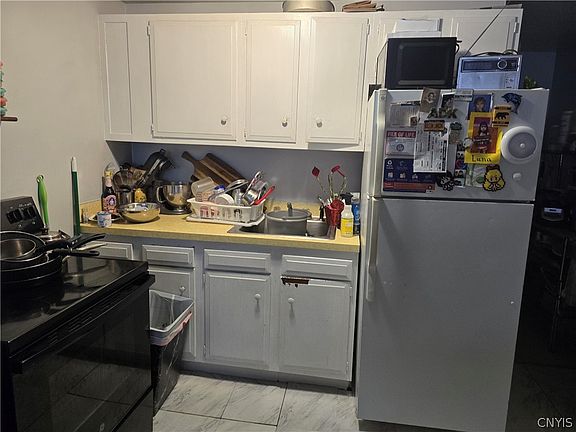 3rd image of 1017 Milton Ave