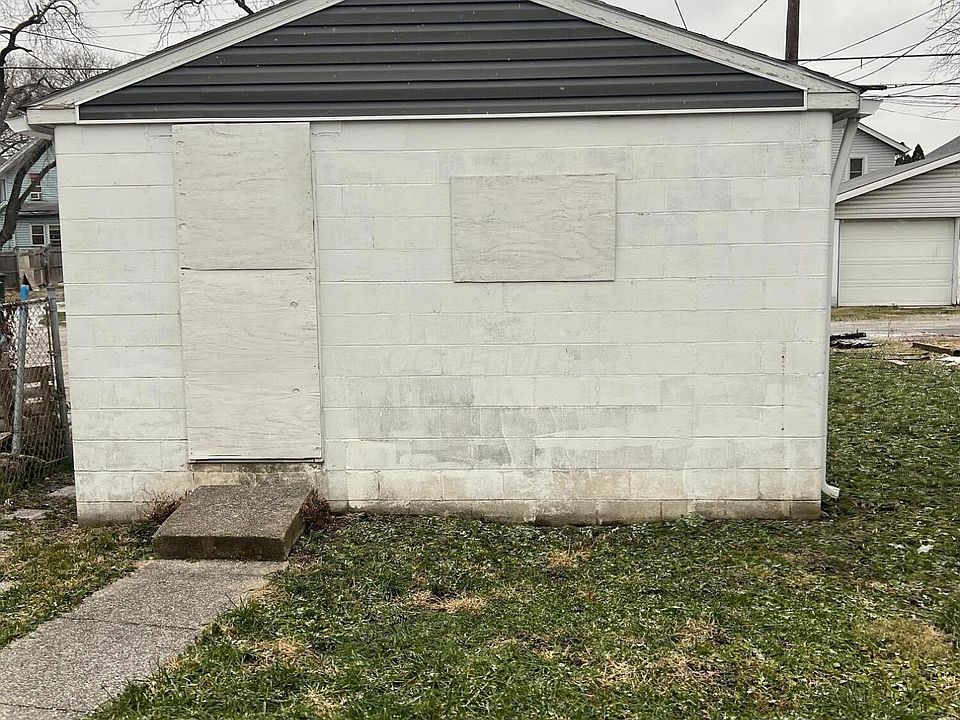 2nd image of 460 S Richardson Ave