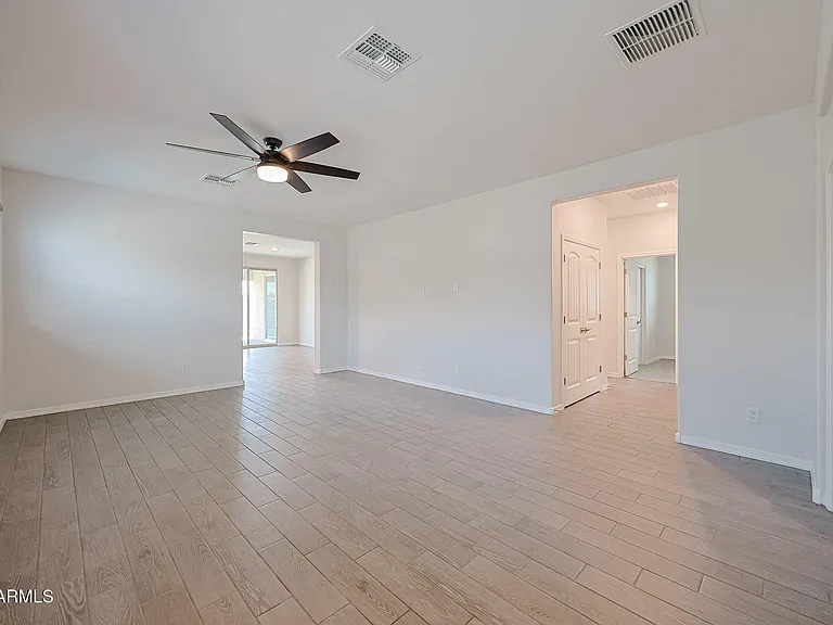 17435 W Laurie Ln — Photo 10