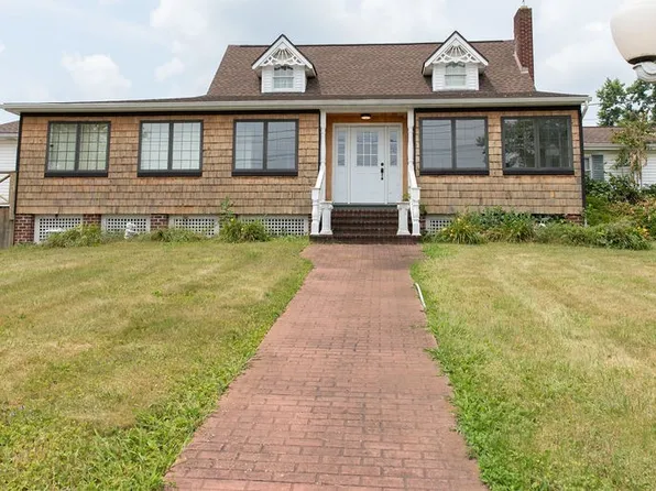 2525 Eldersville Rd, Follansbee, WV 26037