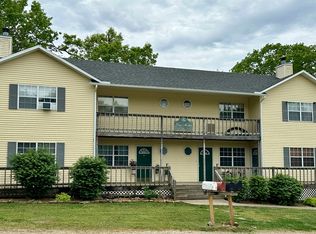 2 Green Meadow Ln APT B, Eureka Springs, AR 72631