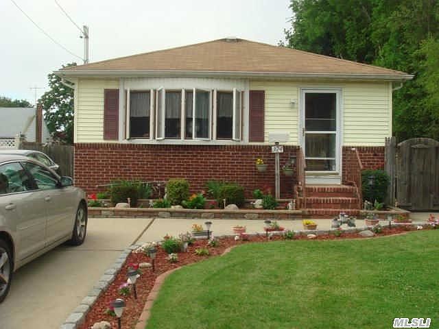 2nd image of 324 39th St