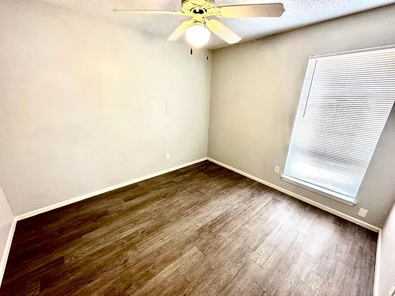 1114 Johnson St — Photo 11