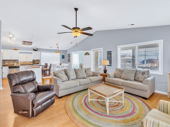 2nd image of 317 N Fort Fisher Blvd