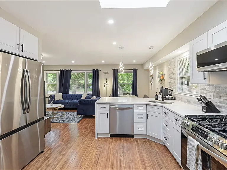7648 Kenneth Ave — Photo 6
