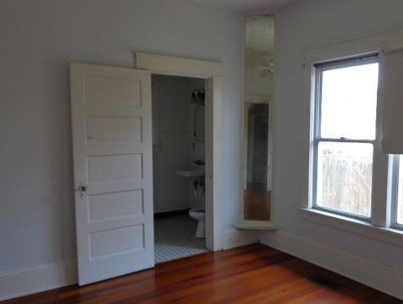5th image of 609 Vermont Ave
