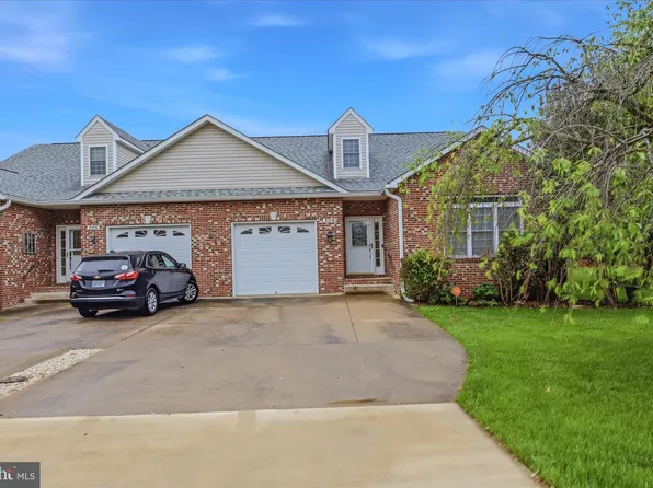 309 Brookline Dr, Charles Town, WV 25414