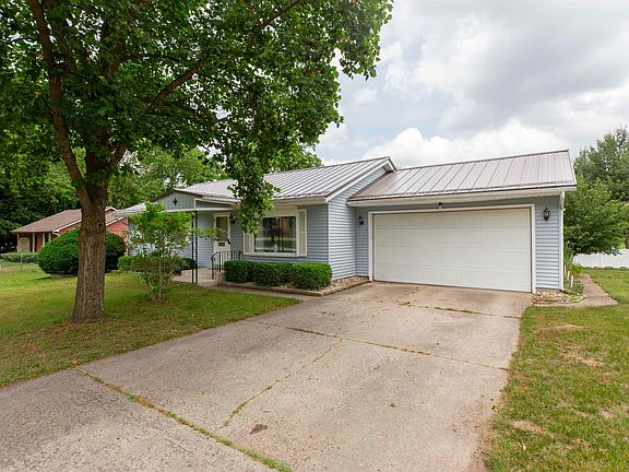 3rd image of 52990 Helmen Ave