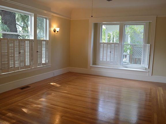 3rd image of 113 Wilder Ave