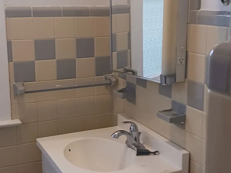 126 Edwards St — Photo 21