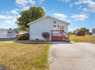 7 Jacqueline Dr, New Oxford, PA 17350