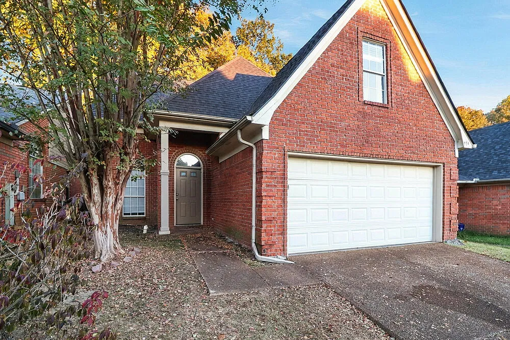 3 bed, 2.5 bath, 1606 sqft, $1,645 — Photo 4