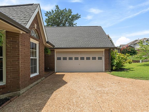 2nd image of 2804 Chapelwood Dr