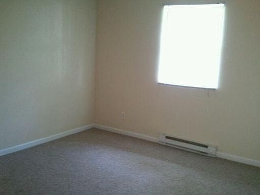 4th image of 206 Benton Ave