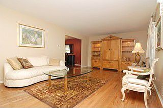 1st image of 2916 Parkside Dr