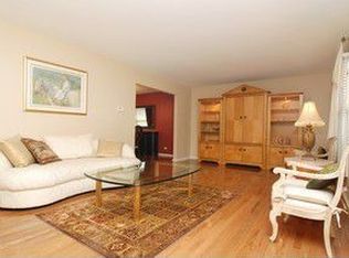 2916 Parkside Dr, Highland Park, IL