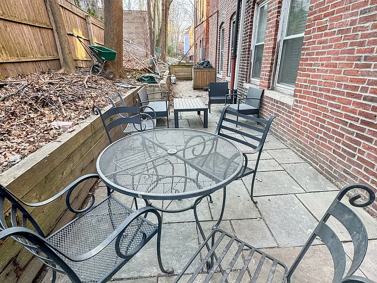 636 Washington St #1A — Photo 11