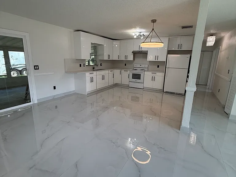 4519 Mills Ct — Photo 2