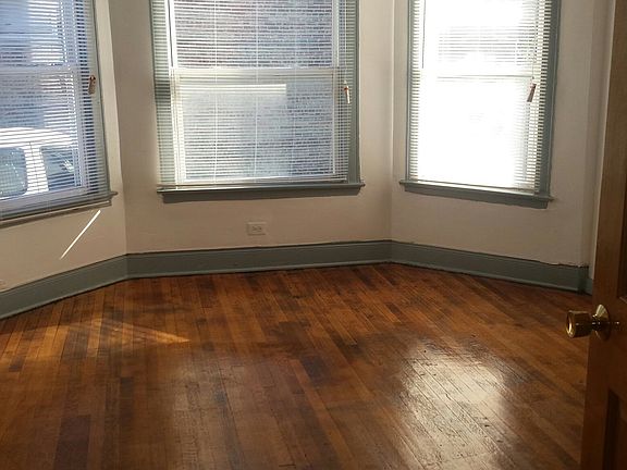 3rd image of 801 S 15th Ave