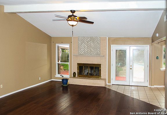 3rd image of 19818 Encino Brook St