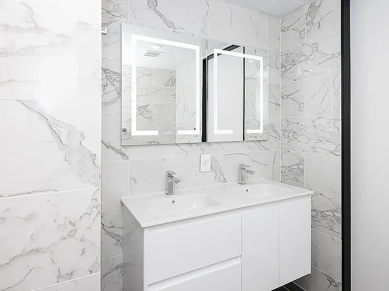 224 W 20th St #2 — Photo 12
