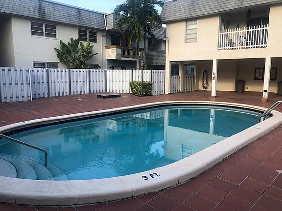 3rd image of 9370 SW 87th Ave APT S6