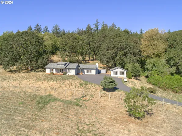 16821 NE Chehalem Dr, Newberg, OR 97132