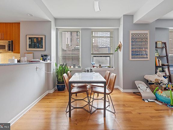 5th image of 1425 Locust St #5C-1