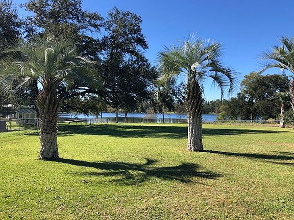 4th image of Lakeview Dr