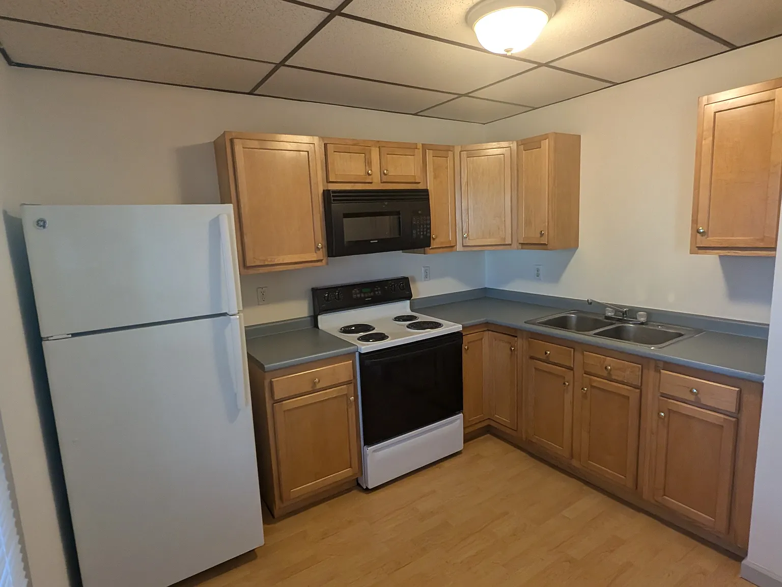 2 bed, 750 sqft, $1,650 — Photo 2