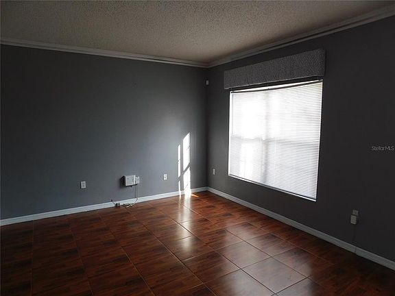 5th image of 609 Linnet Ct