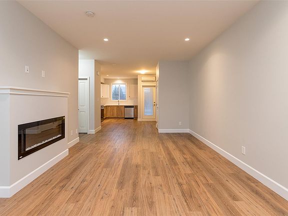 4th image of 3351 Luxton Rd #1206