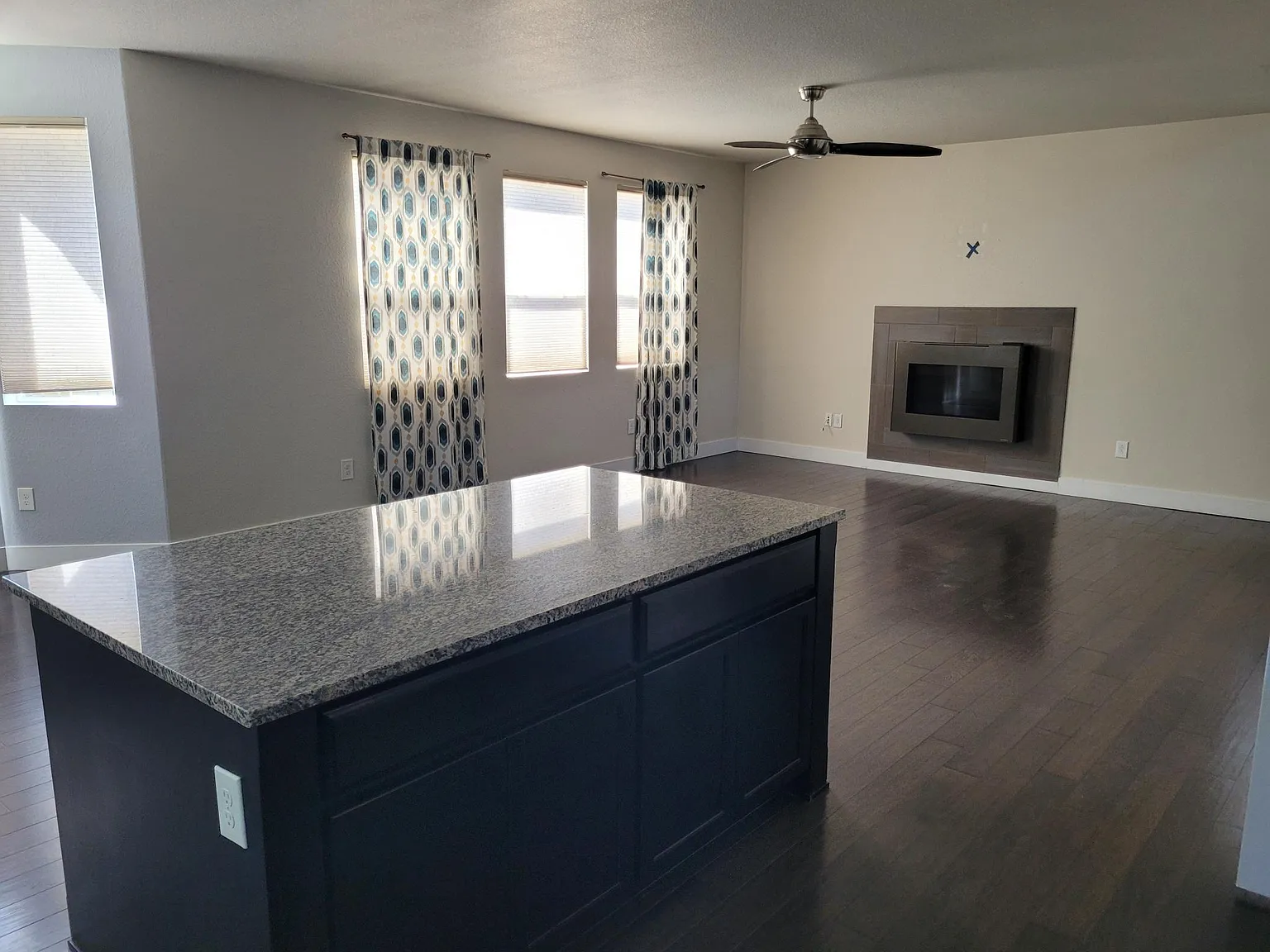 3 bed, 2.5 bath, 1984 sqft, $3,100 — Photo 3