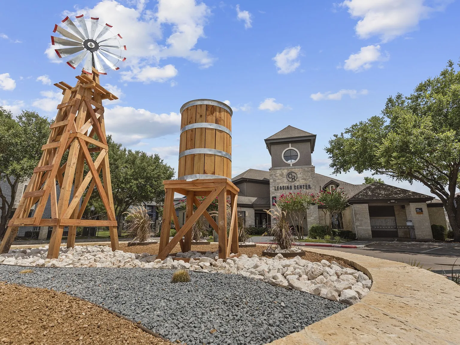 Crossroads Ranch — Photo 4