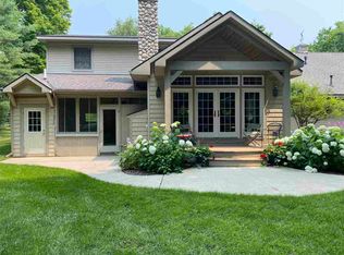 2670 Larks Lake Rd, Harbor Springs, MI 49740