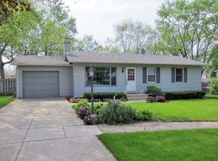 1209 Nicholas Ave, St Charles, IL 60174