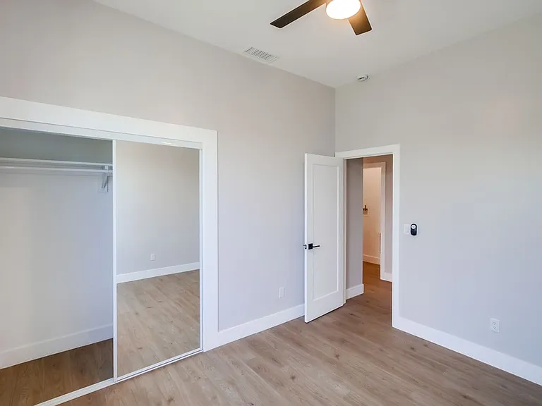 754 W 9th Ave — Photo 28