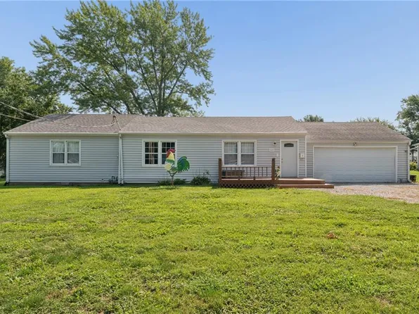 909 Daisy St, Sweet Springs, MO 65351
