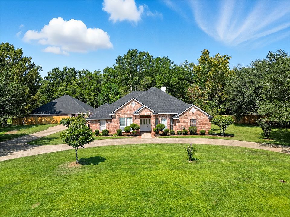 1st image of 107 Lakewood Point Dr