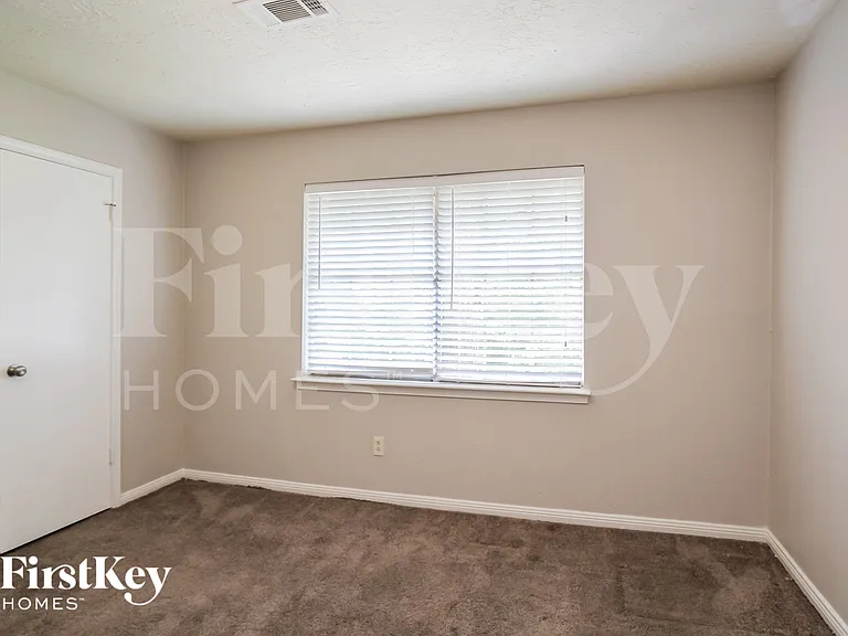 24106 Creekview Dr — Photo 13