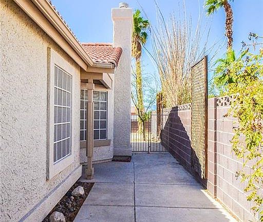 3rd image of 2389 Los Feliz St #0