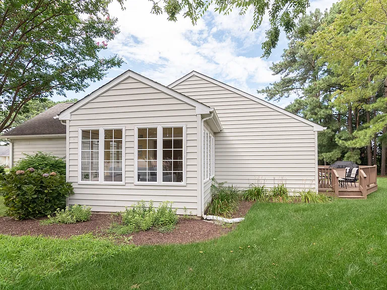 104 Drexel Ct — Photo 33