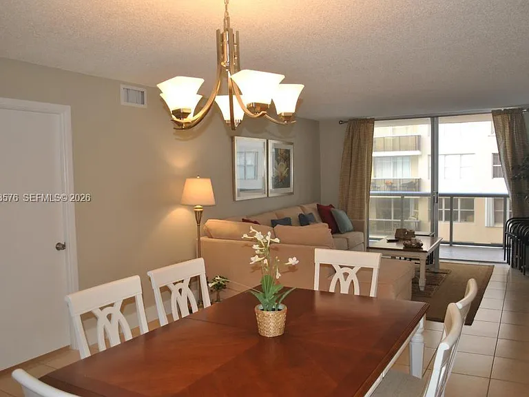 6039 Collins Ave #1006 — Photo 7